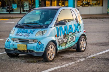 Niagara Falls, Ontario küçük bir servis kompakt araba