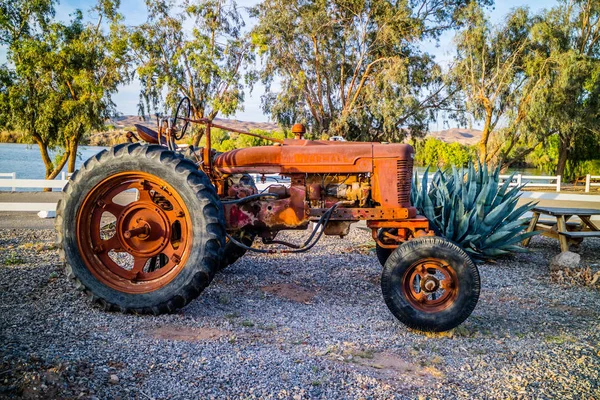 A powerful motor vehicle with large rear wheels in Yuma, Arizona — Stock Photo, Image