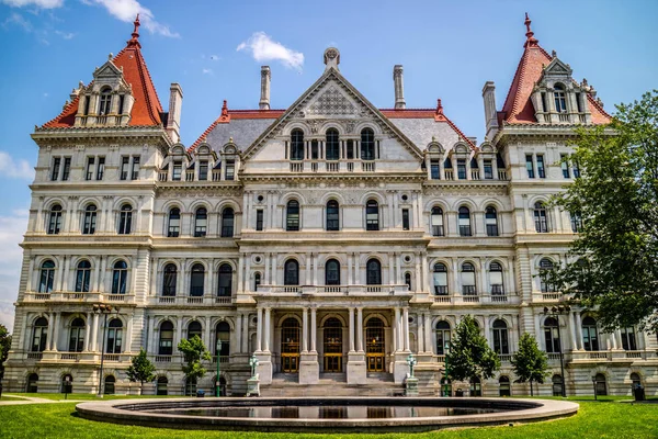 Albany, New York'ta yönetim merkezi