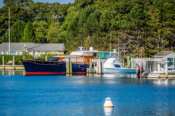 Um veleiros muito bem privados em Cape Cod, Massachusetts — Fotografia de Stock