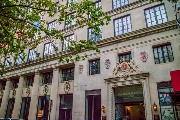 The fully renovated Green Tree apartment building Pennsylvania, Philadelphia — Stock Photo, Image