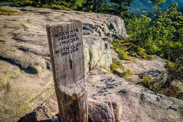Una tabla de descripción para el sendero en el Parque Nacional Acadia, Maine —  Fotos de Stock