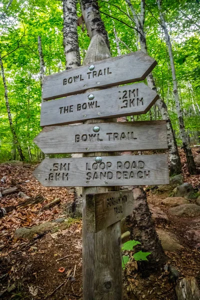 A description board for the trail in Acadia National Park, Maine — Stock Photo, Image