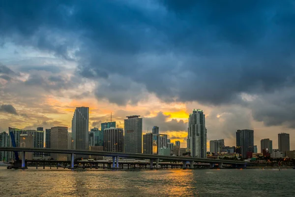 Piękna panorama centrum turystycznego w Miami na Florydzie — Zdjęcie stockowe
