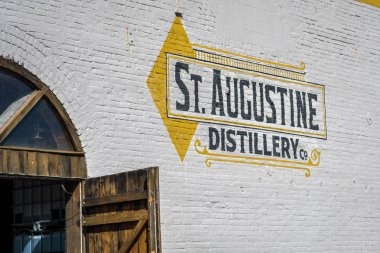 St Augustine, Florida'ya giden bir giriş yolu