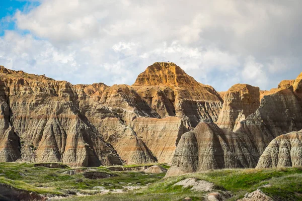 Paisaje rocoso del hermoso Parque Nacional Badlands, Dakota del Sur — Foto de Stock