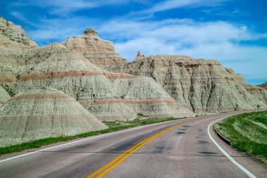 Badlands Ulusal Parkı, Güney Dakota yolunda uzun bir yol