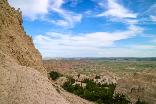 Paisaje rocoso del hermoso Parque Nacional Badlands, Dakota del Sur — Foto de Stock