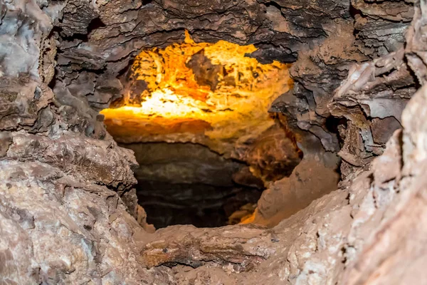 Boxovací práce geologická formace skal v národním parku větrné jeskyně v Jižní Dakotě — Stock fotografie