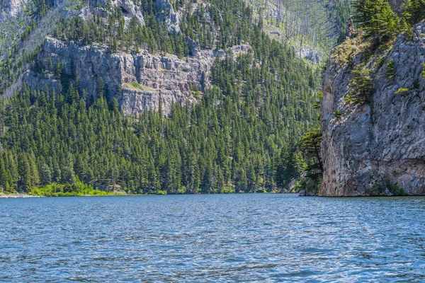 Un paesaggio con vista sui Cancelli della Montagna nella Foresta Nazionale di Helena, Montana — Foto Stock