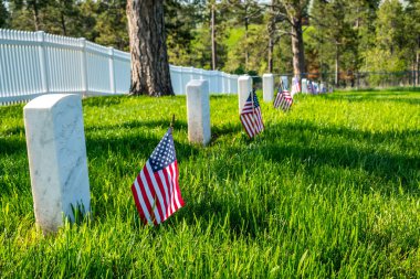 Sturgis, SD, ABD - 29 Mayıs 2019: Fort Meade Mezarlığı