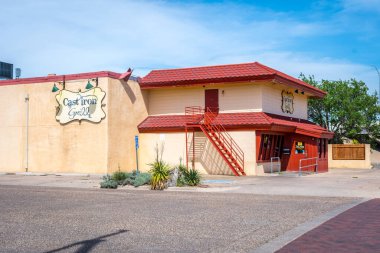 Lubbock, TX, ABD - 28 Nisan 2019: The Cast Iron Grill lokantası