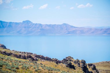 Utah 'taki Antilop Adası Eyalet Parkı' na bakan doğa manzarası.