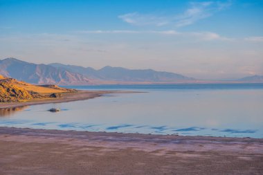 Utah 'taki Antilop Adası Eyalet Parkı' na bakan doğa manzarası.
