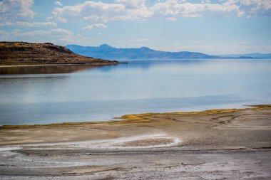 Utah 'taki Antilop Adası Eyalet Parkı' na bakan doğa manzarası.