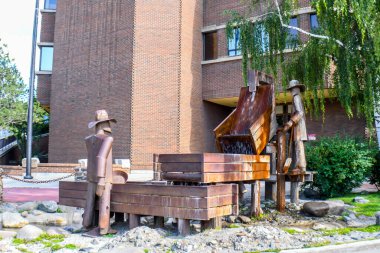 Helena, MT, ABD - 20 Temmuz 2019: Çok sanatsal bir ahşap çeşme