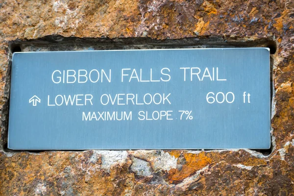 Yellowstone Usa Giugno 2019 Gibbon Falls Mountain Trail — Foto Stock