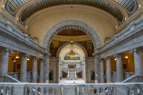 美国伊利诺斯州盐湖城 2019年8月5日 犹他州国会大厦内部的大型走廊 — 图库照片