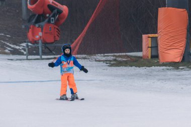 Polonya, Silezya, Bielsko-Biala 2019.02.03 Debowiec Kayak bulaşık