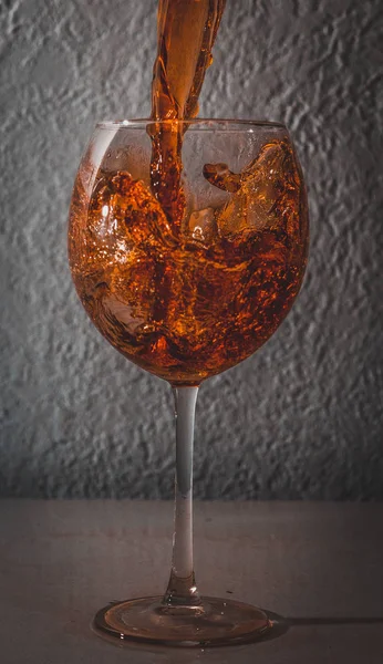 Ett glas rött vin — Stockfoto