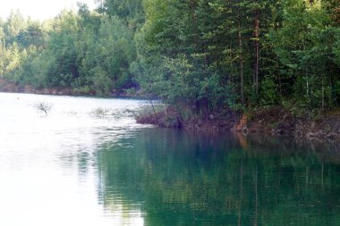 Jaworzno Peyzaj Parkı. Su basmış taş ocakları       