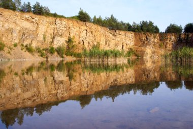Jaworzno Peyzaj Parkı. Su basmış taş ocakları       