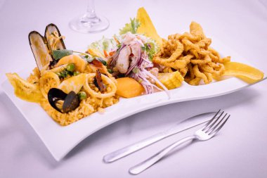 peruvian food: Arroz con mariscos