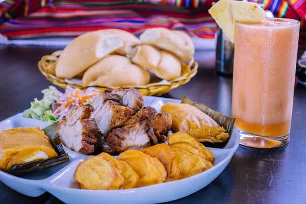 Peruvian Food Breakfast Tamales Con Chicharron — Stock Photo, Image