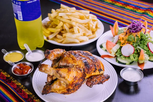 Peruvian Food Pollo Brasa Con Inca Kola — Stock Photo, Image