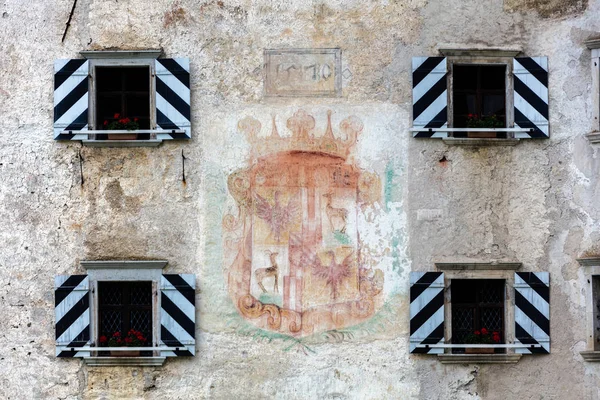 Painting Wall Predjama Castle Castle Built 1570 Renaissance Style Village — Stock Photo, Image