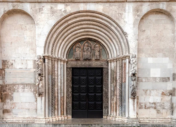 Wejście Katedry Anastasia Zadar Chorwacja Zadar Zbudowany Stylu Romańskim Wieku — Zdjęcie stockowe