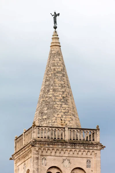 聖アナスタシア ザダル クロアチアのザダルの大聖堂の鐘塔 タワー建設は 1452 年に開始し 1893 年に終了 — ストック写真
