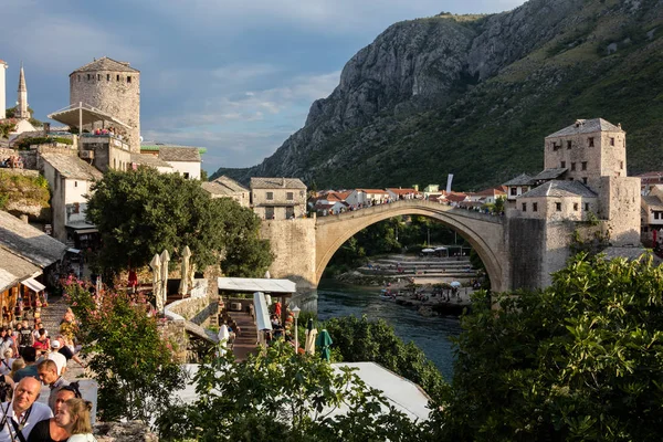 Mostar Bosně Července 2018 Starý Mostarský Most Příkladnou Kus Islámské — Stock fotografie