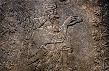 Kaymaktaşı 883-859 M.ö circa yapılan kanatlı cin paneli bir Neo-Asur royal palace of King Ashur-nasir-pal II Nimrud, Irak yakınındaki dekore edilmiştir..