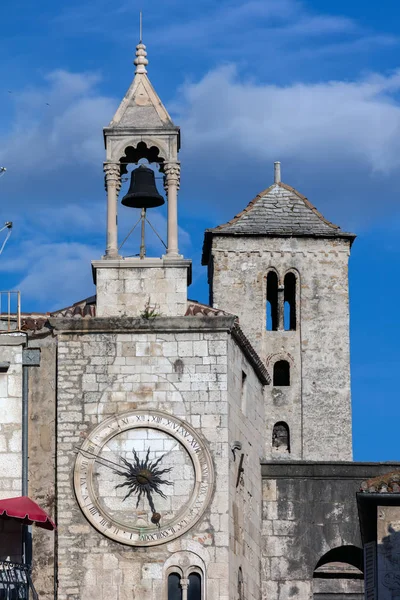 Horloge Tour Médiévale Horloge Porte Fer Split Croatie Chiffres Lieu — Photo