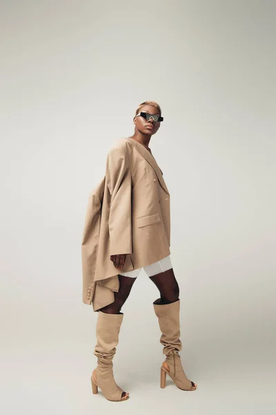 Stylish Young African American Girl Posing Sunglasses Beige Jacket Grey — Stock Photo, Image