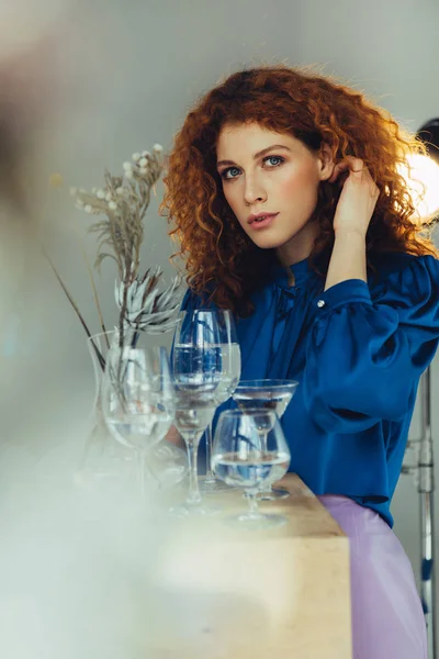 Beautiful Fashionable Redhead Woman Posing Glasses Water — Stock Photo, Image