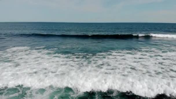 海で波。空中映像 — ストック動画
