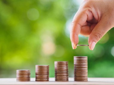 Para kavramı, iş büyüyen para sikke yığını koyarak el kaydetme.