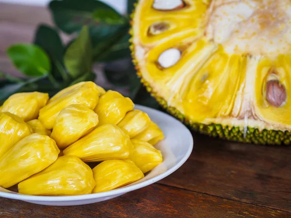 Jackfruit Świeże Biały Danie Połowa Jack Owoców Dżakfrut Liść Drewnianym — Zdjęcie stockowe