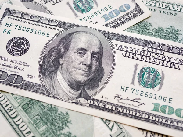Closeup Amerikan dolarlık banknot. Yüz dolarlık banknot. para kazanma ve saveing para kavramı.