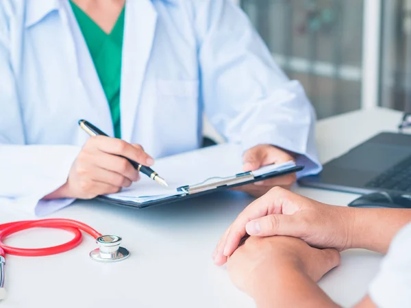 Doctor Patient Talking Hospital Health Care Medical Concept — Stock Photo, Image