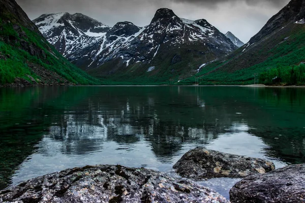 Landscape Lake Mountains — стоковое фото
