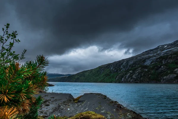 Wunderschöne Landschaft Mit Einem See Hintergrund — Stockfoto