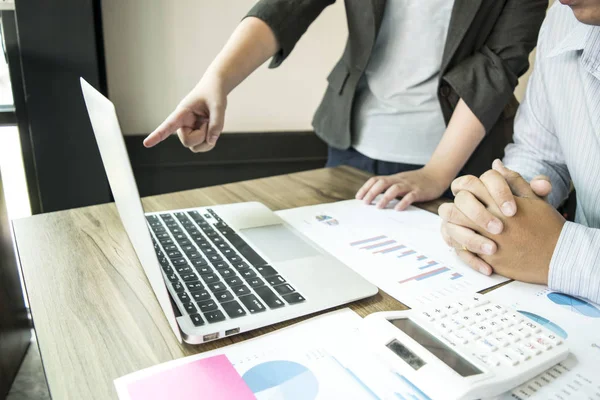 The financial accountant of the company is checking the company' — Stock fotografie