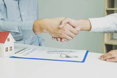 Girişimci hous için bir kira anlaşması içine girdi