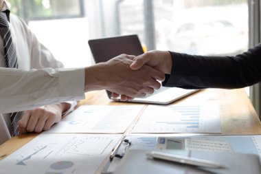 Her iki işadamı da ülkedeki en yüksek getiriyi elde etti