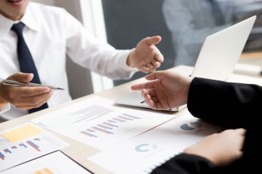 Finansal ve yatırım planlama, Pazarlama Başkanı analiz