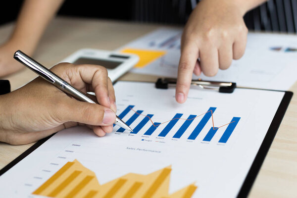 Финансовое и инвестиционное планирование, руководитель отдела маркетинга
