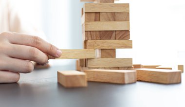 Yatırım risklerini, planlarını ve stratejilerini azaltmayı, şirkete istikrar kazandıracak bir ticari risk azaltma planı kurmayı, tahta bloklar konseptiyle iş büyümesini.